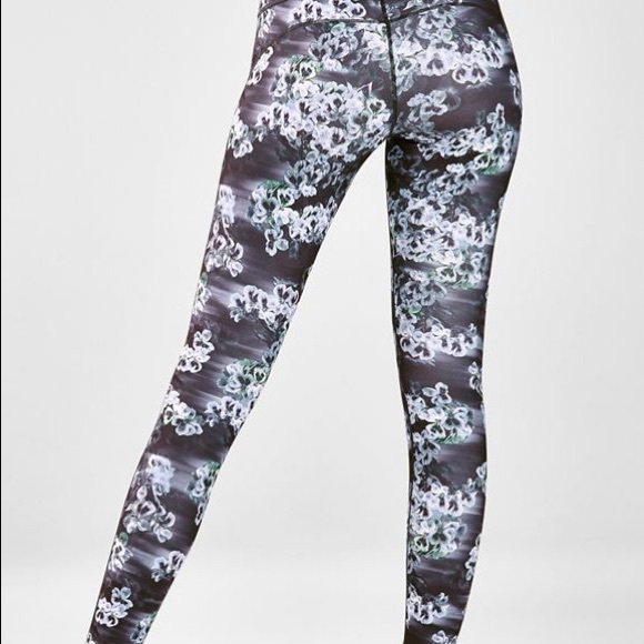 Fabletics leggings - Picture 2 of 2